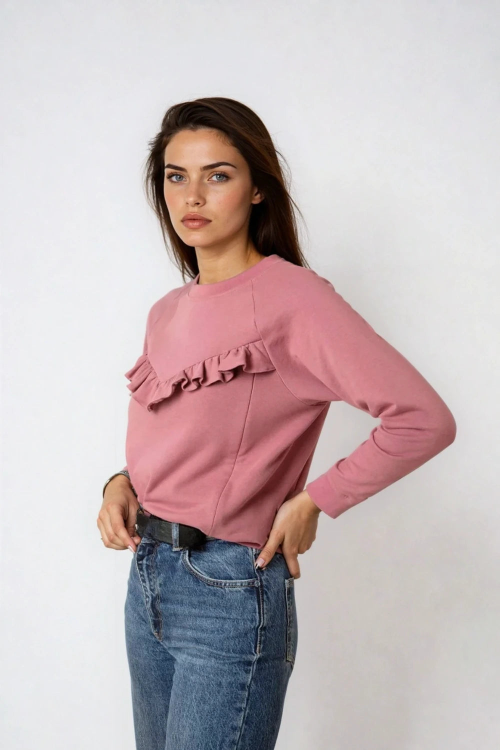 Fashion influencer new mother for postpartum style inspiration - wearing stylish nursing top in premium quality jersey in dark dusky pink autumn