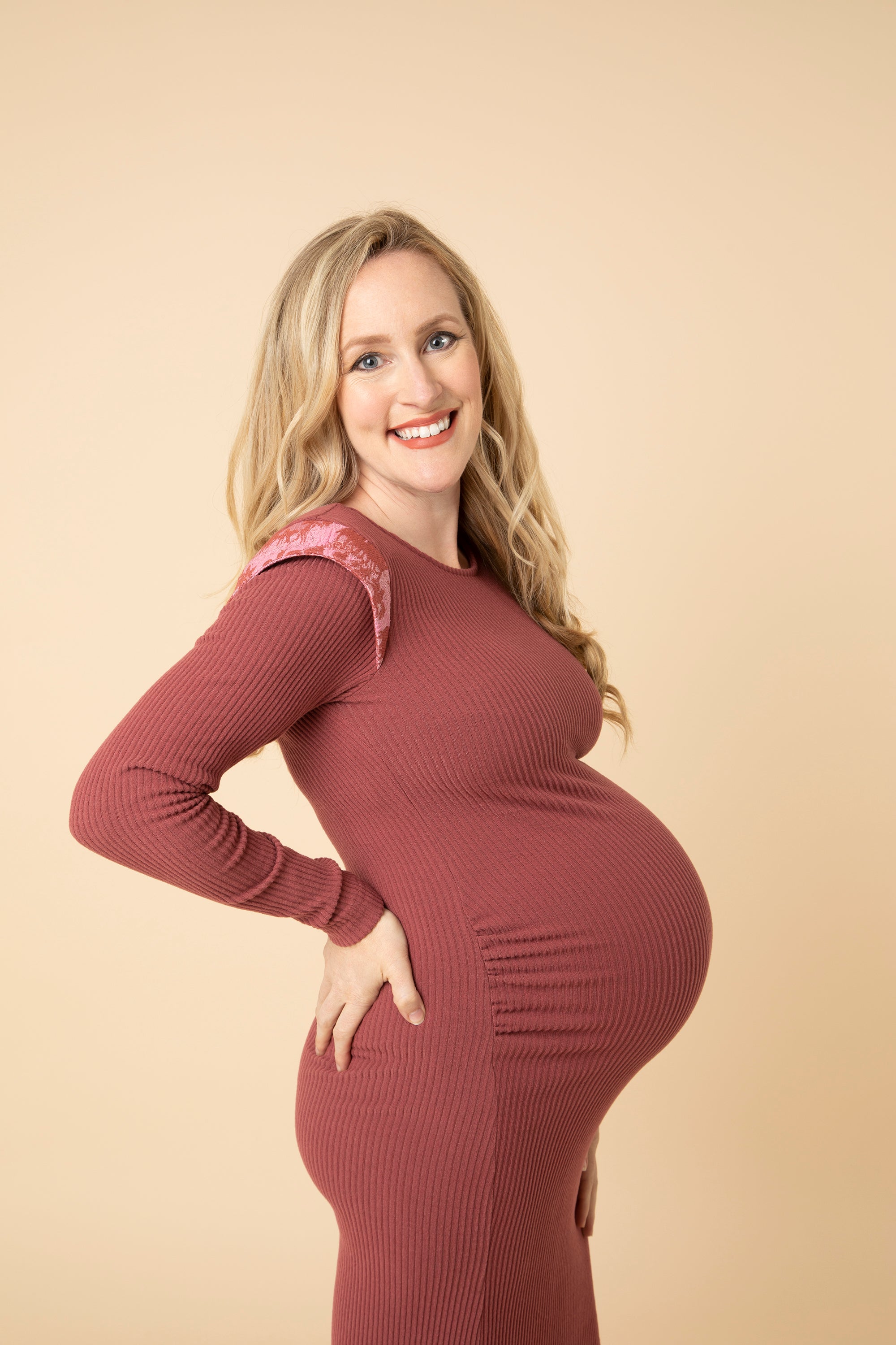 This maternity dress is a must-have for every stylish maternity wardrobe. Made in skin-soft fabric that hugs your growing curves in the right places. Discreet ruching gives the ‘perfect fit’ bump silhouette. Great occasion wear maternity dress and a perfect modern maternity office wear dress. Takes you from day to evening